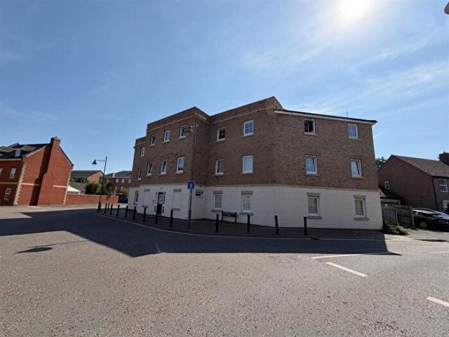 2 Bedroom Flat To Rent In Dickens Heath Road, Dickens Heath, Shirley, Solihull, B90
