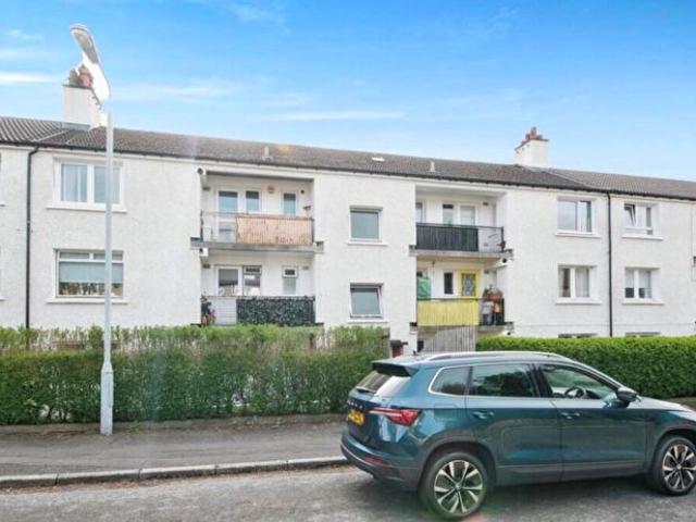 2 Bedroom Flat To Rent In Elizabeth Crescent, Thornlibank, G46