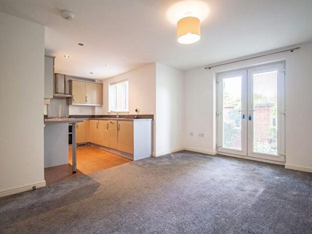 2 Bedroom Flat To Rent In Field Farm Close, Loughborough, LE11