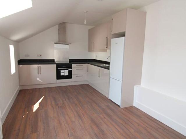2 Bedroom Flat To Rent In Flat, Cambridge Road, B13