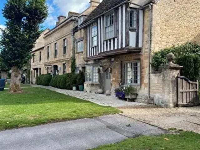 2 Bedroom Flat To Rent In Flat, A Sheep Street, Burford, OX18
