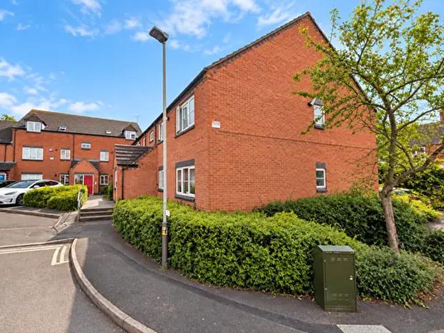 2 Bedroom Flat To Rent In Flat, Danvers Road, Leicester £ Pcm, LE3