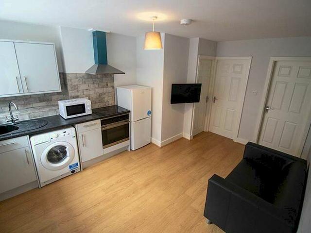 2 Bedroom Flat To Rent In Flat, North Sherwood Street, Nottingham, NG1