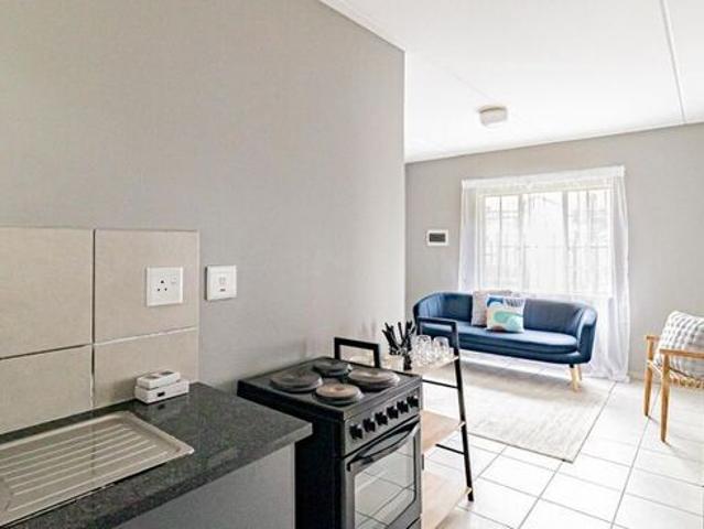 2 Bedroom flat to rent in Fleurhof, Roodepoort