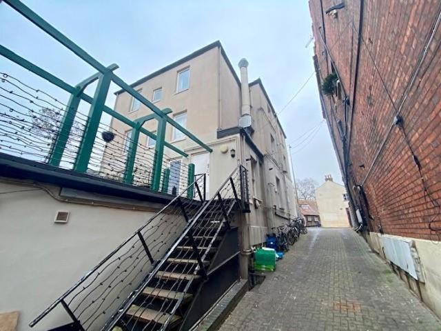 2 Bedroom Flat To Rent In Folly Bridge, Oxford, OX1