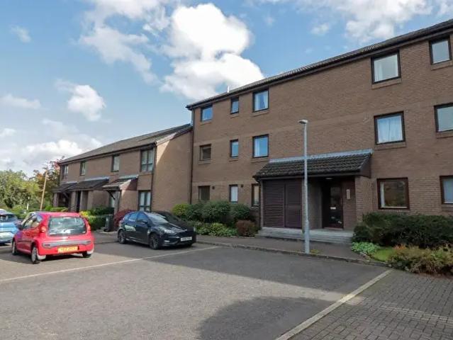 2 Bedroom Flat To Rent In Forthview, Riverside, Stirling, FK8