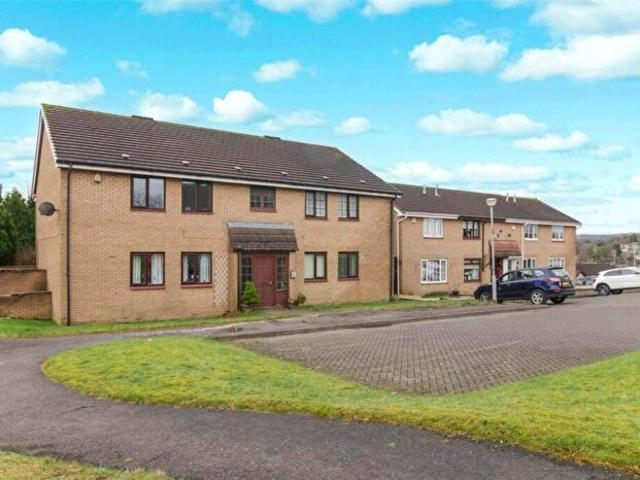 2 Bedroom Flat To Rent In Gamrie Drive, Crookston, Glasgow, G53