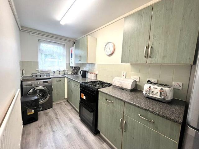 2 Bedroom Flat To Rent In Gilbert Close, Coventry, CV1
