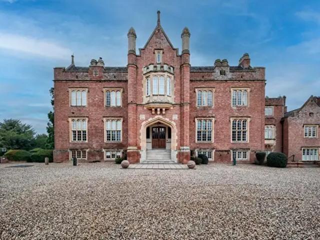 2 Bedroom Flat To Rent In Goldicote, Stratford Upon Avon, CV37