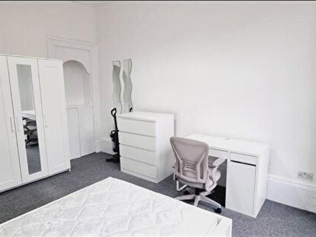 2 Bedroom Flat To Rent In Great George Street, Glasgow, G12