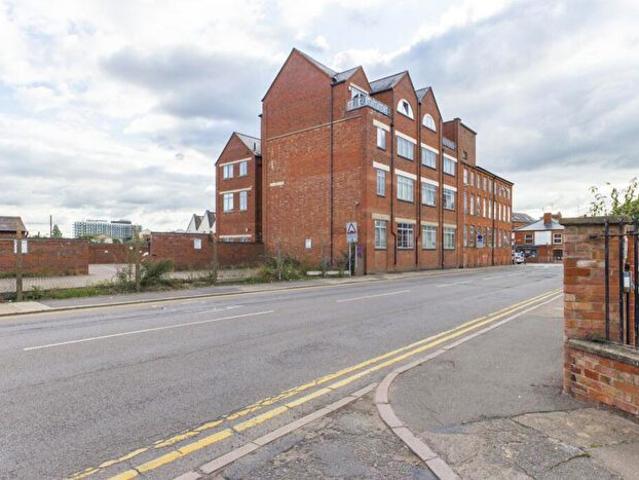 2 Bedroom Flat To Rent In Great Russell Street, Northampton, NN1
