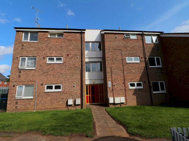 2 Bedroom Flat To Rent In Greatmeadow, Blackthorn, Northampton, NN3