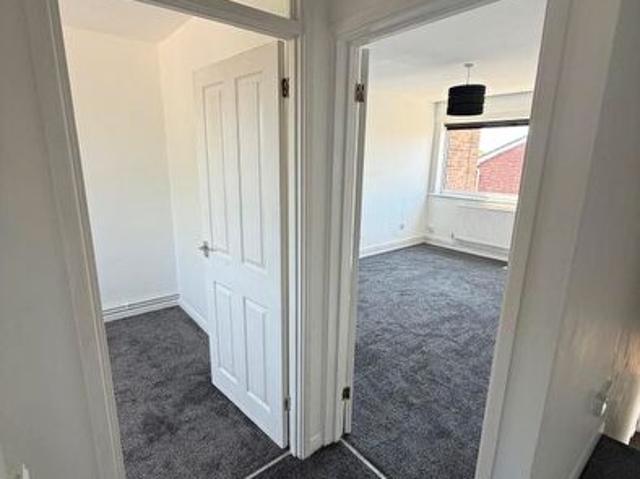 2 Bedroom Flat To Rent In Green Walk, Leicester, LE3