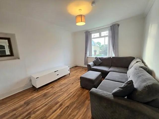 2 Bedroom Flat To Rent In Greengairs Road, Greengairs, North Lanarkshire, ML6