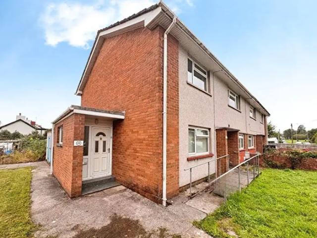 2 Bedroom Flat To Rent In Hendre Road, Pencoed, Bridgend, CF35
