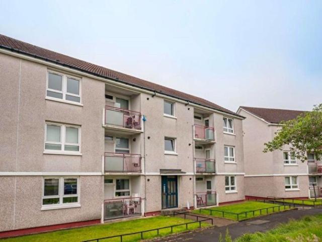 2 Bedroom Flat To Rent In Hopeman Avenue, Glasgow, G46