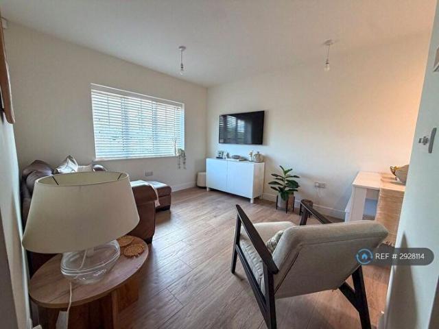 2 Bedroom Flat To Rent In Isabel Lane, Kibworth, Leicester, LE8