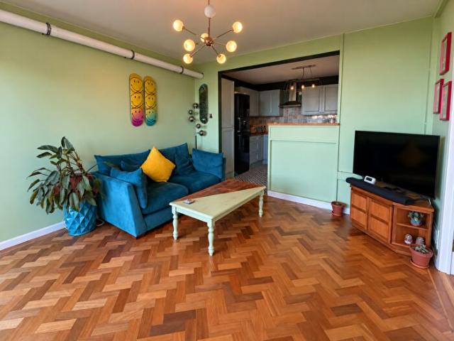 2 Bedroom Flat To Rent In Kenilworth Court, CV3