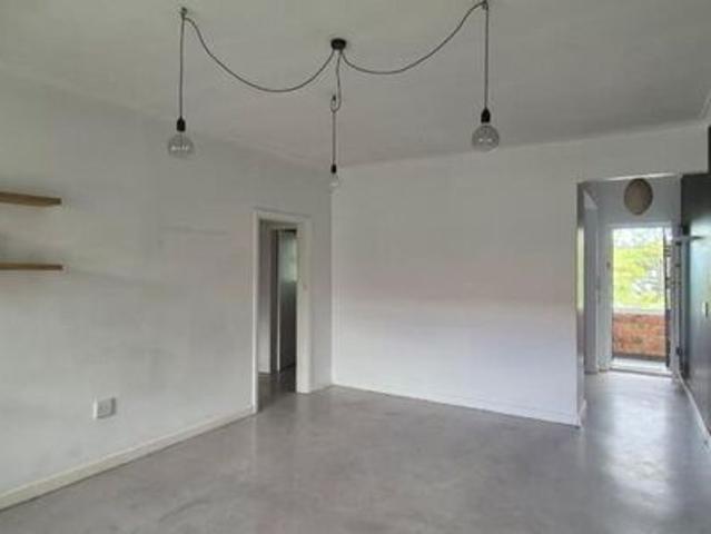 2 Bedroom flat to rent in Kenilworth, Cape Town