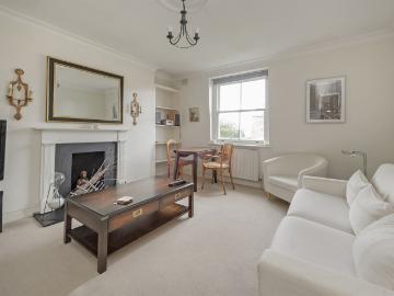 2 bedroom flat to rent in kensington