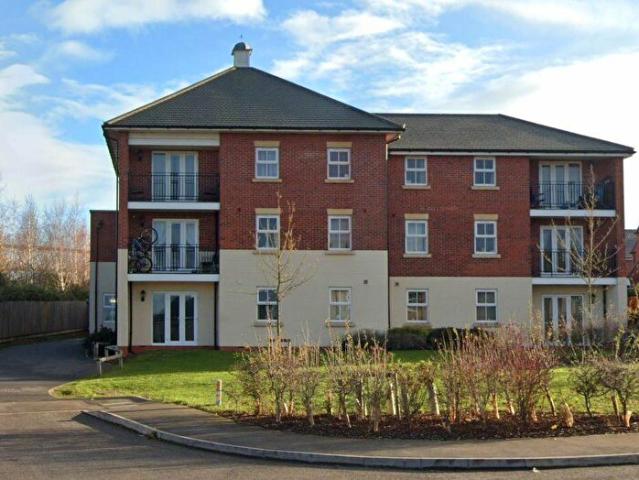 2 Bedroom Flat To Rent In Kestrel Drive, Rushden, Northamptonshire, NN10