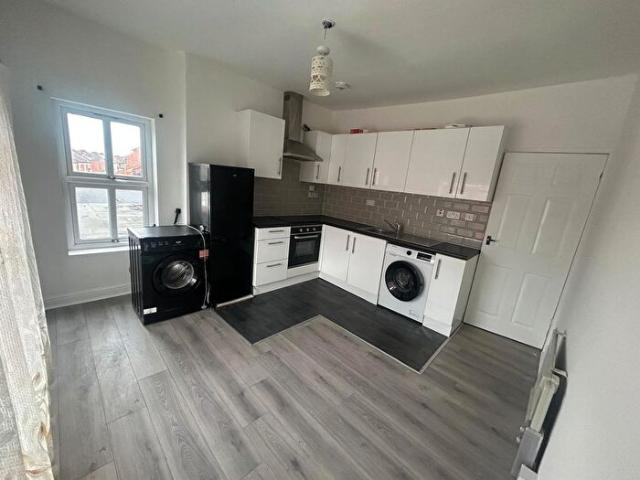 2 Bedroom Flat To Rent In Kettering Road, Northampton, NN1