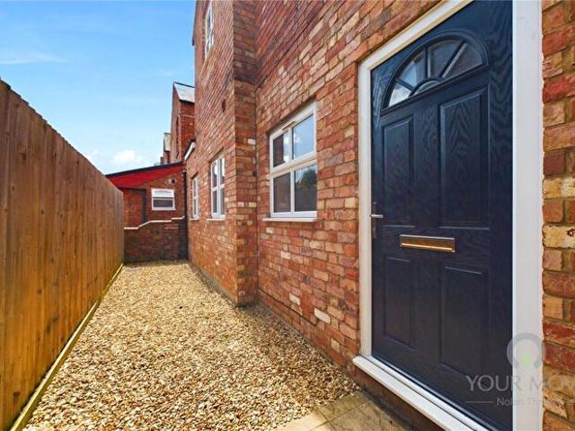 2 Bedroom Flat To Rent In King Edward Road, Northampton, West Northamptonshire, NN1