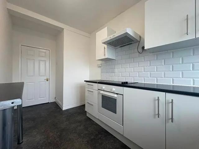 2 Bedroom Flat To Rent In King Street, Brynmawr, Ebbw Vale, NP23