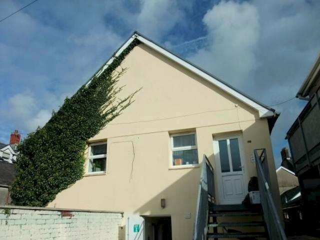 2 Bedroom Flat To Rent In Lammas Street, Carmarthen, Carmarthenshire, SA31