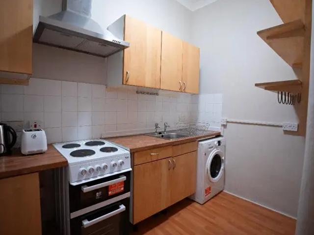 2 Bedroom Flat To Rent In Lawrie Street, Glasgow, G11