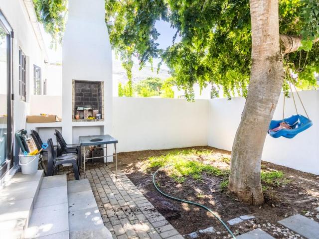 2 Bedroom flat to rent in Lemoenkloof, Paarl