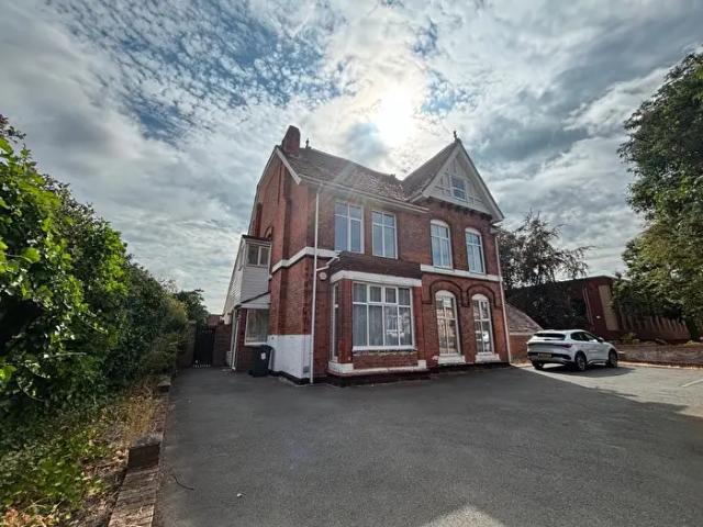 2 Bedroom Flat To Rent In Lichfield Road, Sutton Coldfield, B74