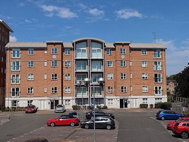 2 Bedroom Flat To Rent In Lion Court, Southbridge, Northampton, NN4