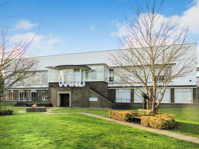 2 Bedroom Flat To Rent In Lime Grove, Rushden, NN10