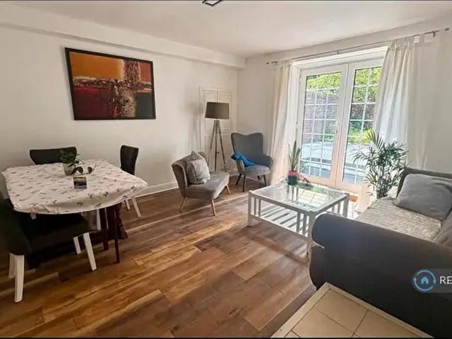 2 Bedroom Flat To Rent In Loudon Terrace, Glasgow, G12
