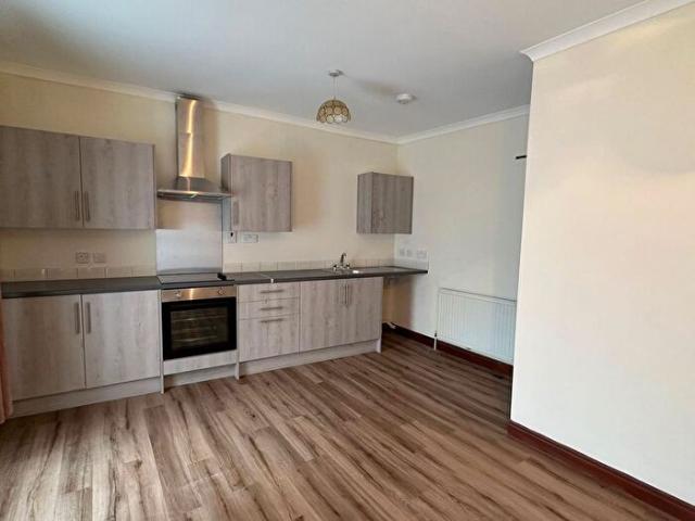 2 Bedroom Flat To Rent In Panteg, Llanelli, SA15