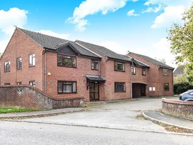 2 Bedroom Flat To Rent In Parsley Close, Aston Clinton, Aylesbury, HP22