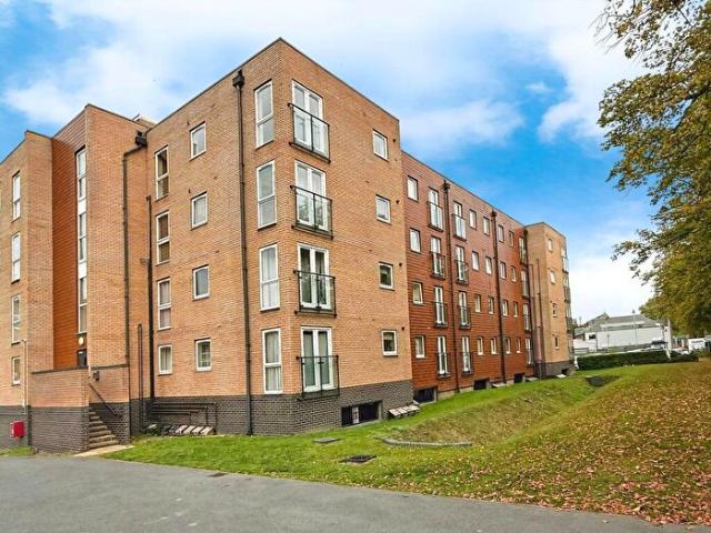 2 Bedroom Flat To Rent In Pavilion Close, Leicester, LE2