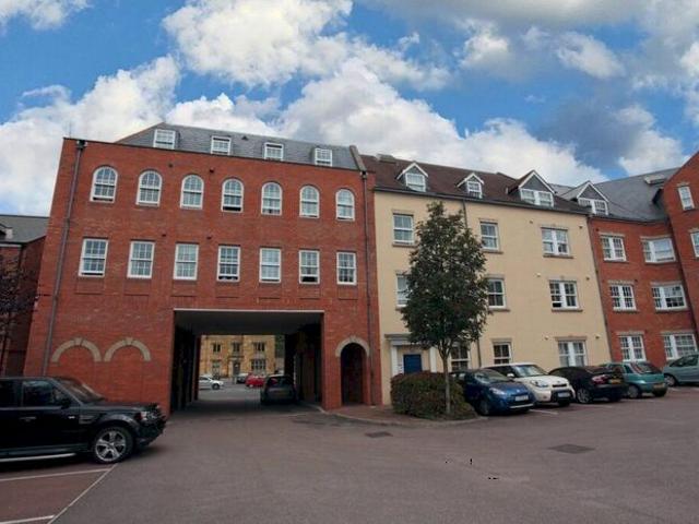 2 Bedroom Flat To Rent In Peoples Place, Banbury, Oxon, OX16