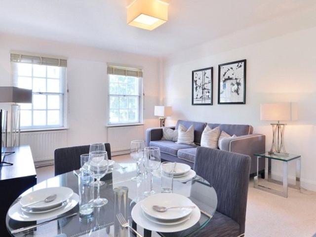 2 bedroom Flat to rent in Pelham Court, 145 Fulham Road, London, South Kensington, SW3
