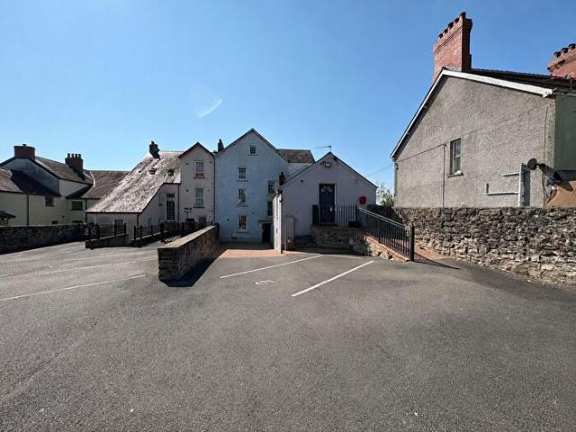 2 Bedroom Flat To Rent In Picton Terrace, Carmarthen, SA31