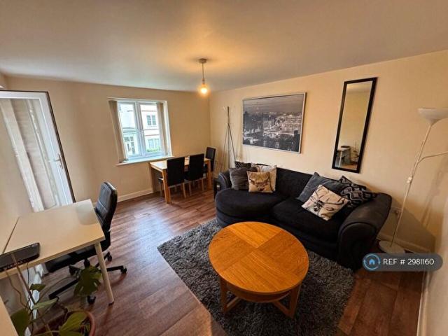 2 Bedroom Flat To Rent In Poppleton Close, Coventry, CV1
