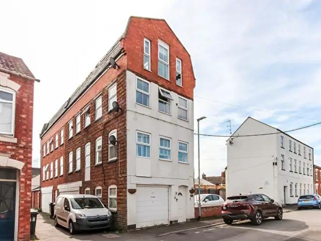 2 Bedroom Flat To Rent In Prince Street, Earls Barton, NN6