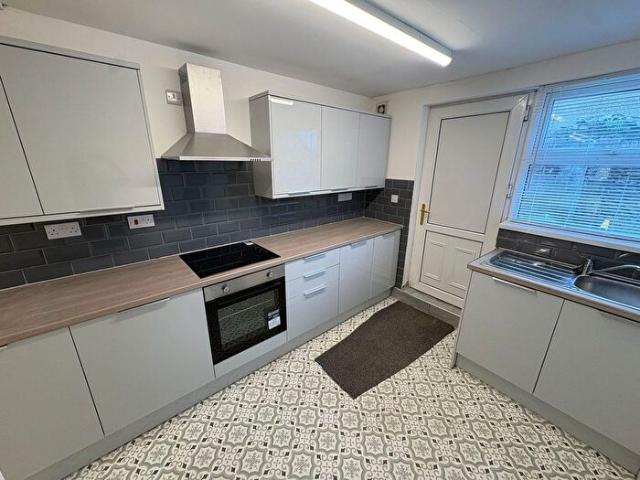 2 Bedroom Flat To Rent In Richardson Street, Swansea, SA1