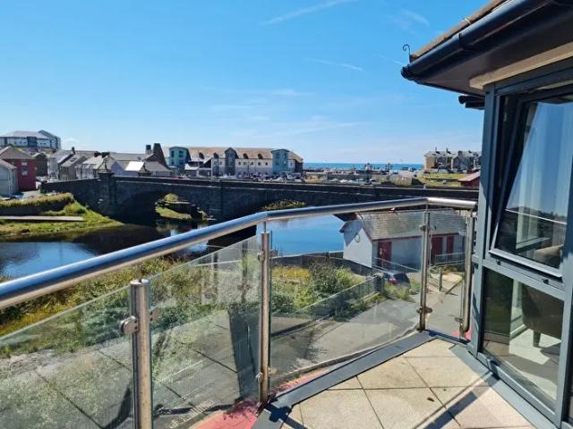 2 Bedroom Flat To Rent In Riverside Terrace, Aberystwyth, SY23