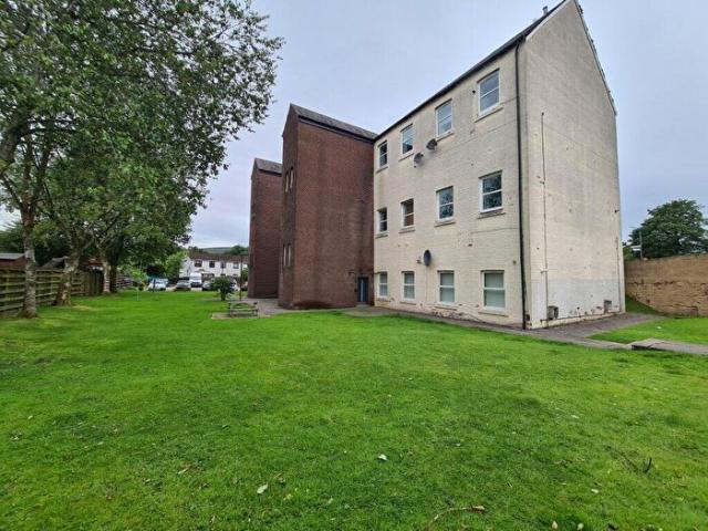 2 Bedroom Flat To Rent In Riverside Court, Flat, Dalvait Road, Balloch, G83