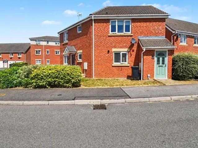 2 Bedroom Flat To Rent In Robin Road, Corby, NN18