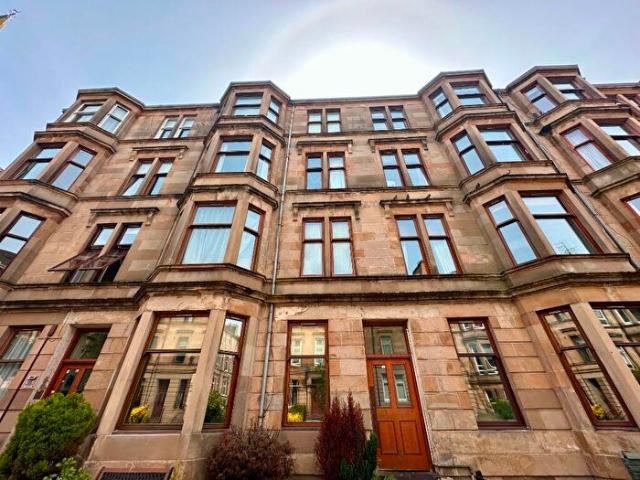 2 Bedroom Flat To Rent In, Roslea Drive, P18
