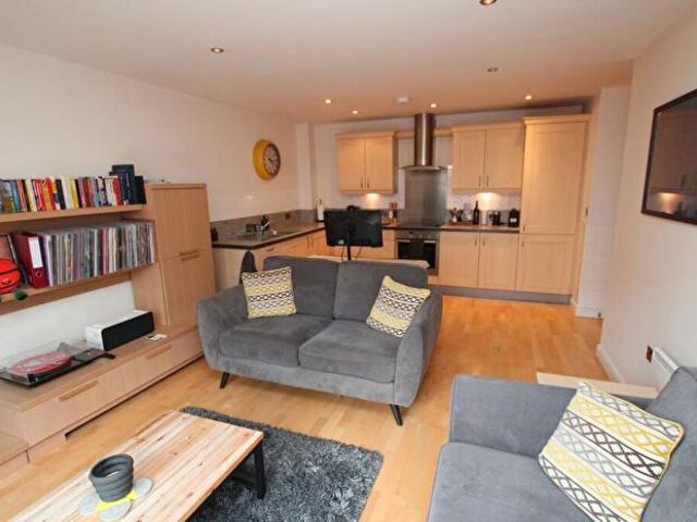 2 Bedroom Flat To Rent In St. Marys Gate, The Living Quarter, NG1