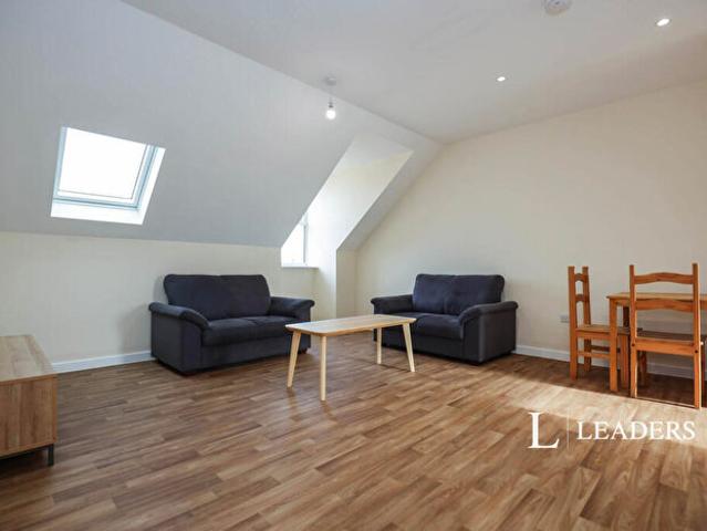2 Bedroom Flat To Rent In St. Peters Gardens, Marefair, Northampton, NN1